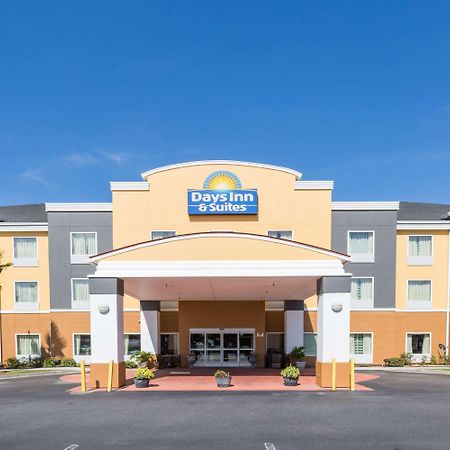 Days Inn & Suites By Wyndham Savannah North I-95 Порт-Вентворт Екстер'єр фото