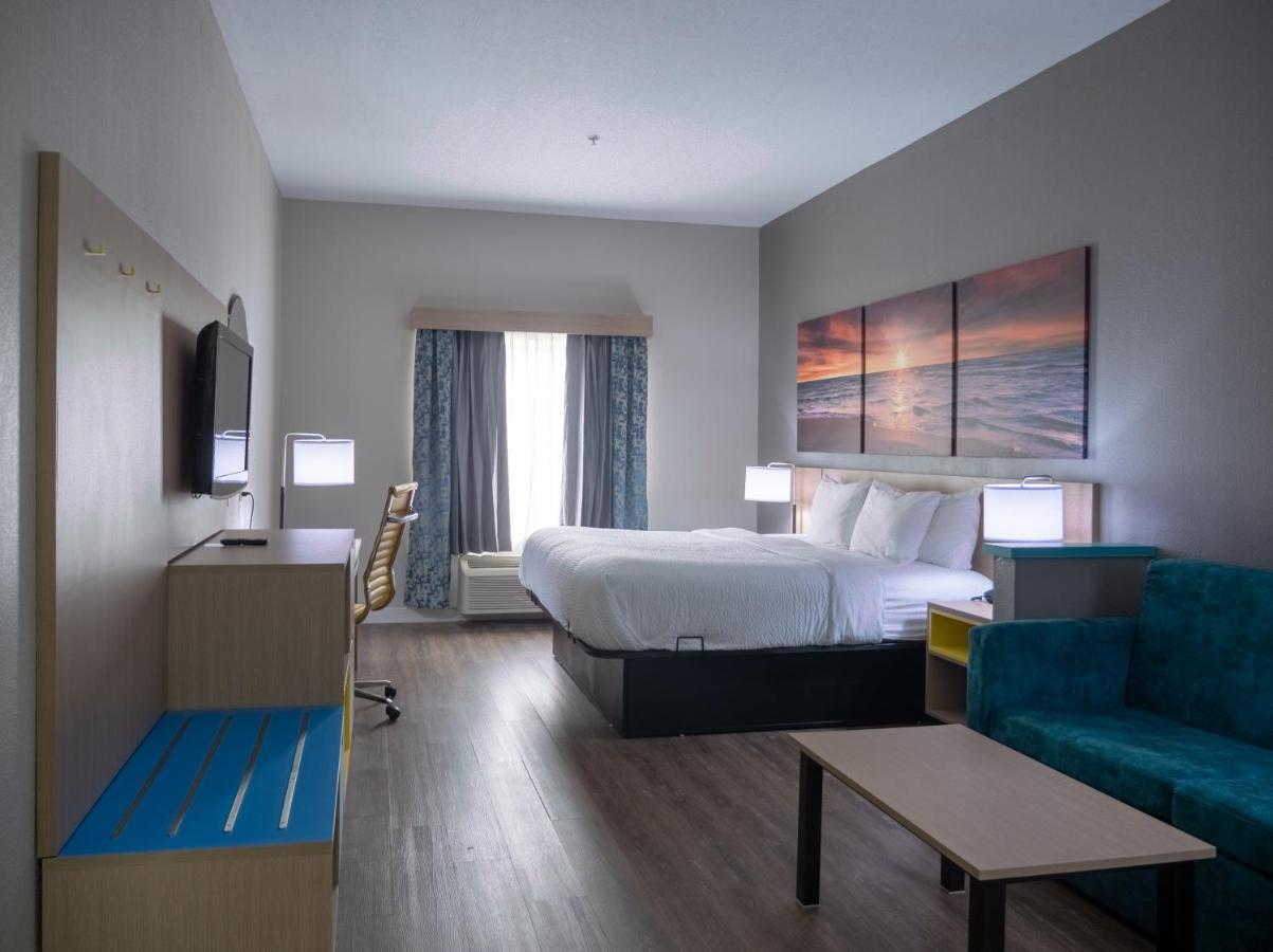Days Inn & Suites By Wyndham Savannah North I-95 Порт-Вентворт Екстер'єр фото