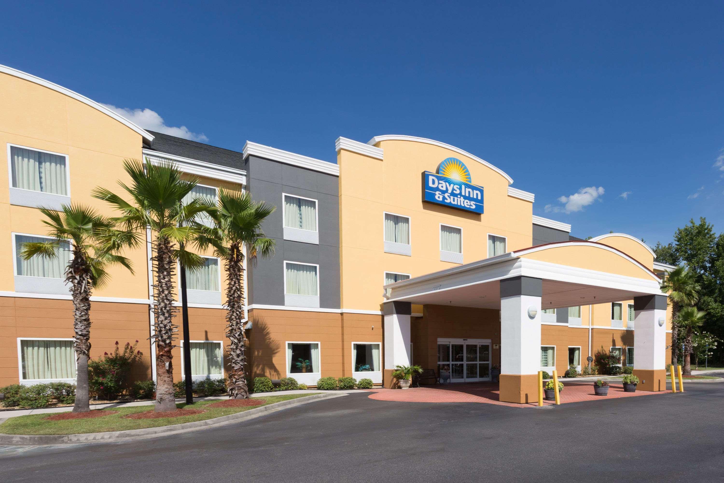 Days Inn & Suites By Wyndham Savannah North I-95 Порт-Вентворт Екстер'єр фото