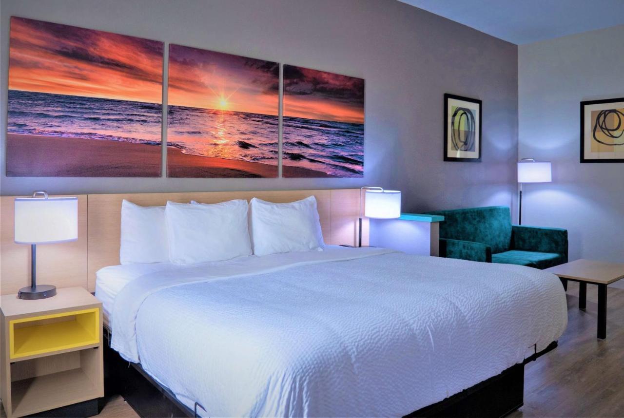 Days Inn & Suites By Wyndham Savannah North I-95 Порт-Вентворт Екстер'єр фото