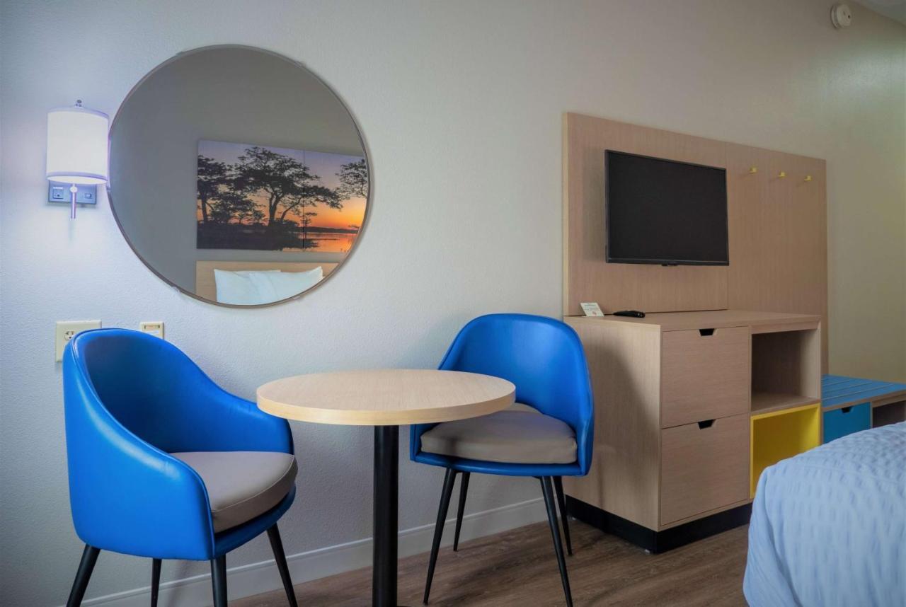Days Inn & Suites By Wyndham Savannah North I-95 Порт-Вентворт Екстер'єр фото