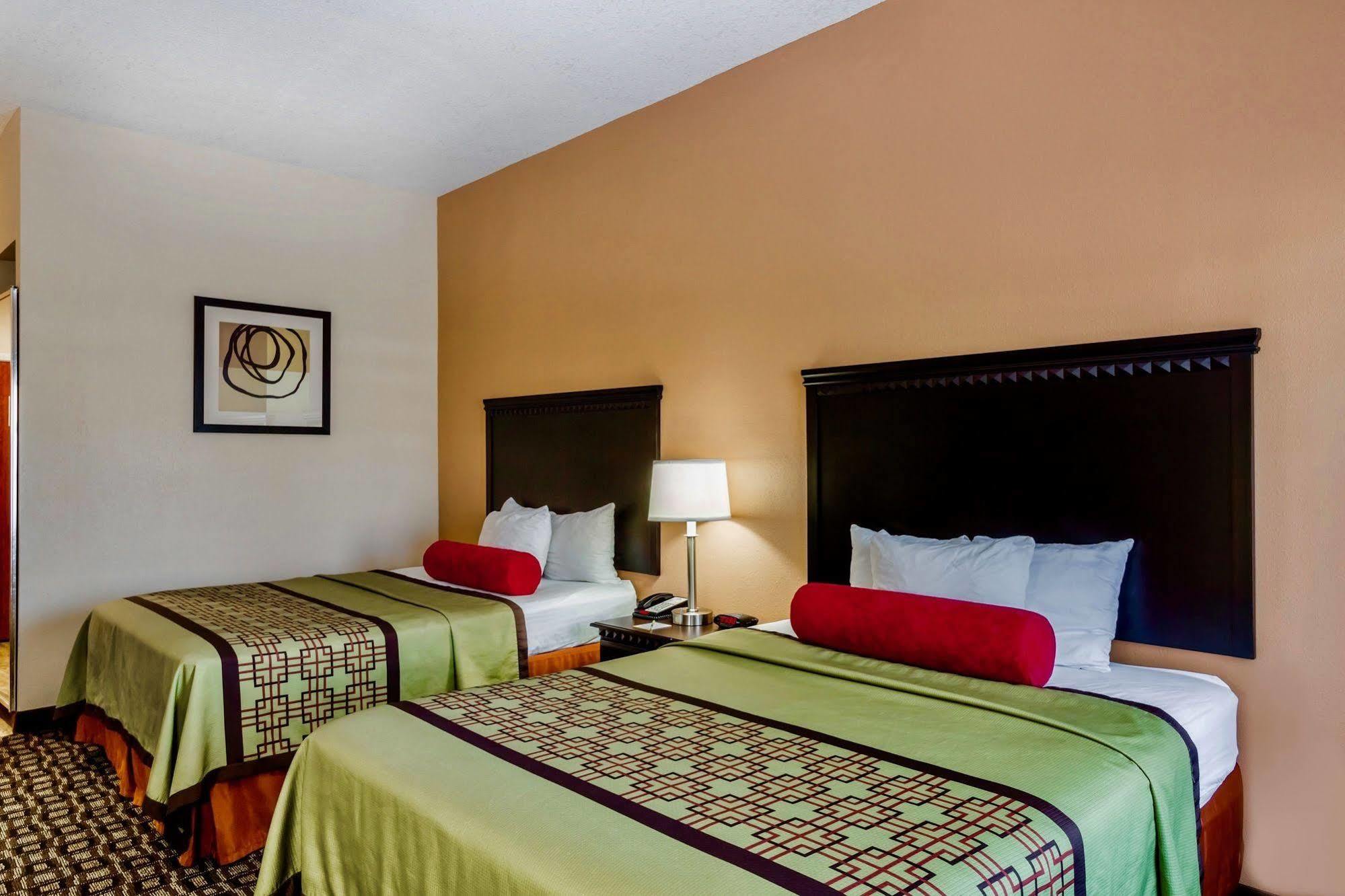 Days Inn & Suites By Wyndham Savannah North I-95 Порт-Вентворт Екстер'єр фото